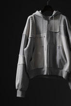 画像をギャラリービューアに読み込む, Feng Chen Wang PANELLED FULL ZIP HOODIE (GREY)