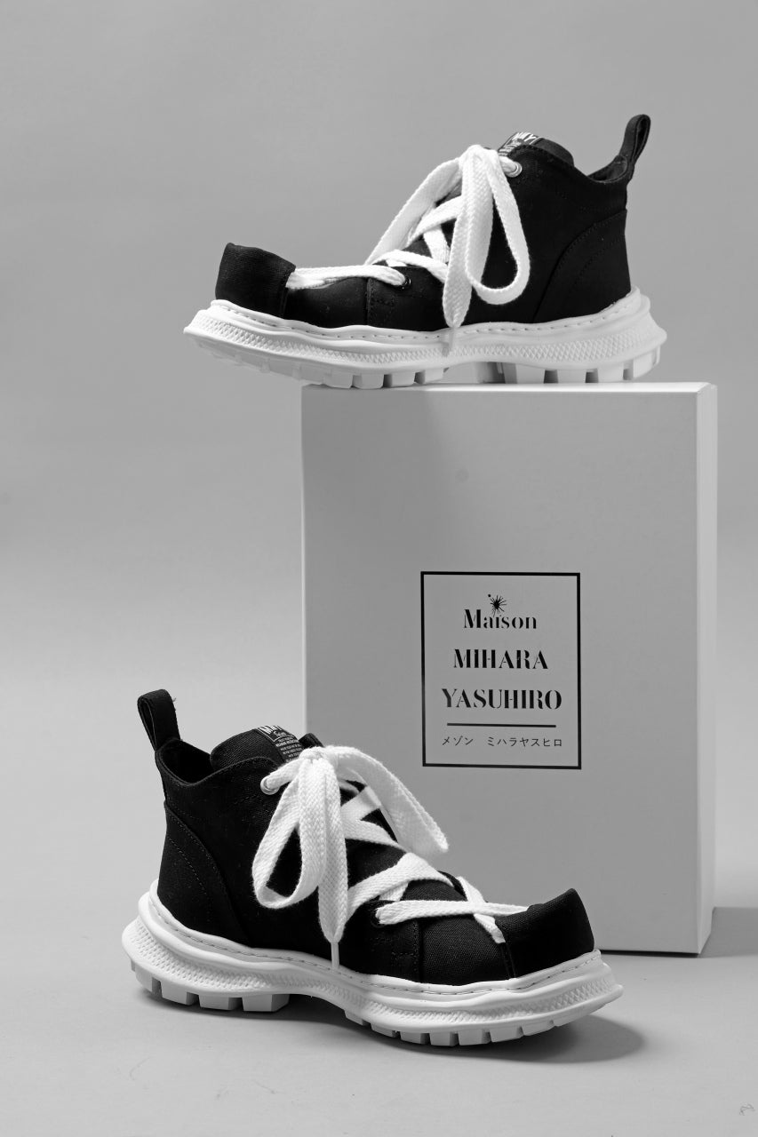 画像をギャラリービューアに読み込む, beauty : beast ROLL-TOE SHOES feat. Maison MIHARA YASUHIRO (BLACK x WHITE)