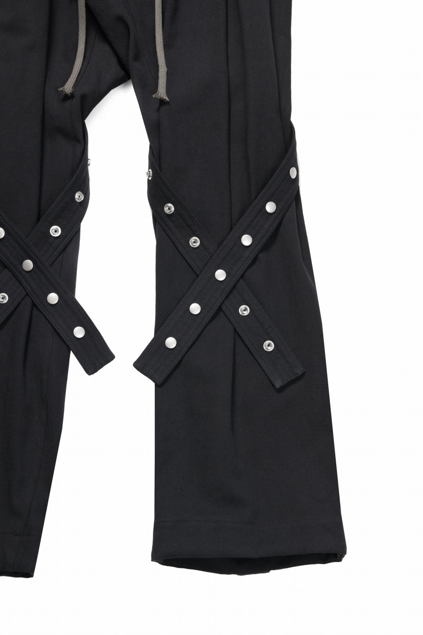 画像をギャラリービューアに読み込む, A.F ARTEFACT CROSS BELTED-LEG PANTS / COTTON LINEN TWILL (BLACK)