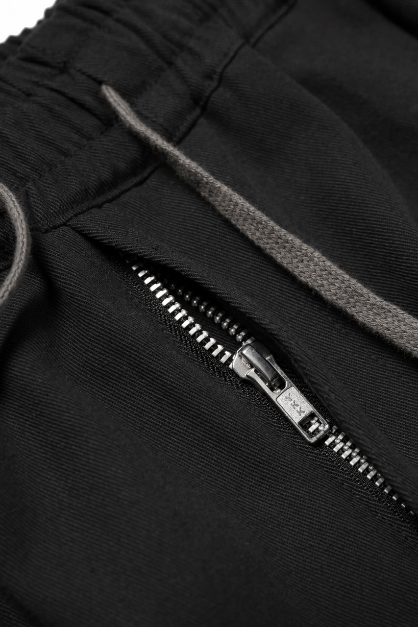 画像をギャラリービューアに読み込む, A.F ARTEFACT CROSS BELTED-LEG PANTS / COTTON LINEN TWILL (BLACK)