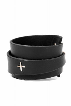 Load image into Gallery viewer, m.a+ croissant wrist band #2 / A-F0K3/GR3,0 (BLACK)