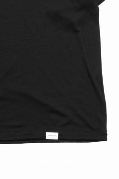 Load image into Gallery viewer, CAPERTICA RELAX FIT S/S TEE / SUPER 120s WASHABLE WOOL JERSEY (BLACK)