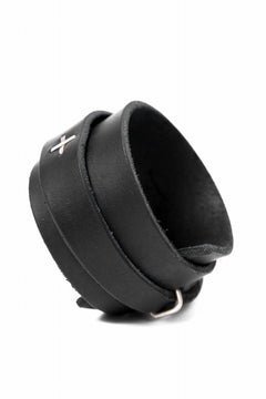 Load image into Gallery viewer, m.a+ croissant wrist band #2 / A-F0K3/GR3,0 (BLACK)