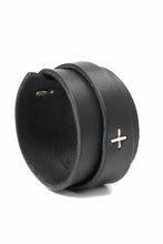 Load image into Gallery viewer, m.a+ croissant wrist band #2 / A-F0K3/GR3,0 (BLACK)