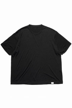 Load image into Gallery viewer, CAPERTICA RELAX FIT S/S TEE / SUPER 120s WASHABLE WOOL JERSEY (BLACK)