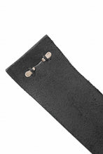 Load image into Gallery viewer, m.a+ croissant wrist band #2 / A-F0K3/GR3,0 (BLACK)