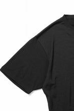 Load image into Gallery viewer, CAPERTICA RELAX FIT S/S TEE / SUPER 120s WASHABLE WOOL JERSEY (BLACK)