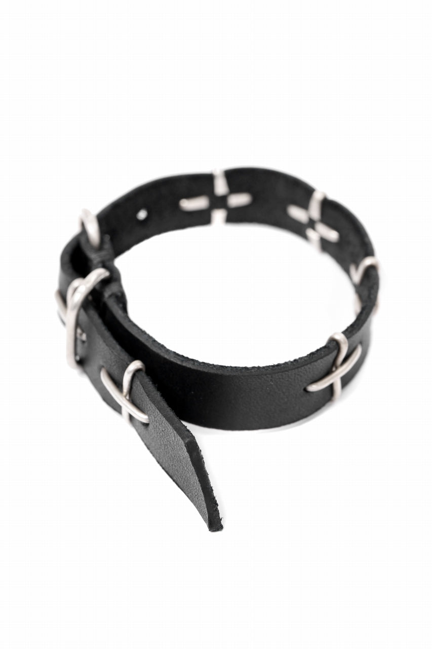 画像をギャラリービューアに読み込む, m.a+ thin silver cross studded wrist band / A-F2BL1/GR2,0 (BLACK)