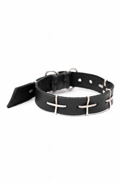 画像をギャラリービューアに読み込む, m.a+ thin silver cross studded wrist band / A-F2BL1/GR2,0 (BLACK)