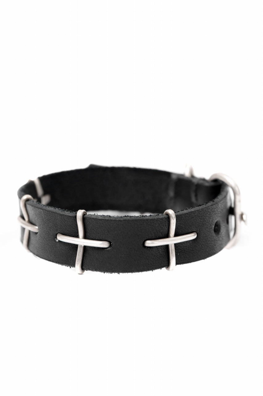 画像をギャラリービューアに読み込む, m.a+ thin silver cross studded wrist band / A-F2BL1/GR2,0 (BLACK)