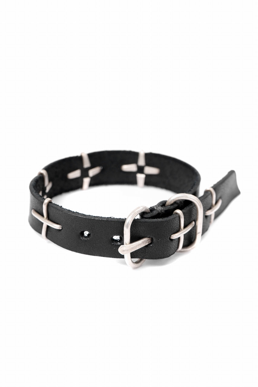 画像をギャラリービューアに読み込む, m.a+ thin silver cross studded wrist band / A-F2BL1/GR2,0 (BLACK)