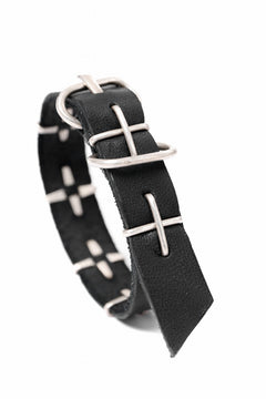 画像をギャラリービューアに読み込む, m.a+ thin silver cross studded wrist band / A-F2BL1/GR2,0 (BLACK)