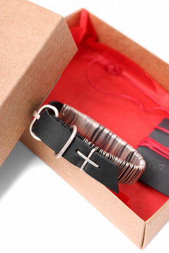 画像をギャラリービューアに読み込む, m.a+ thin silver wrapped wrist band / A-F7BL1/GR2,0 (BLACK)