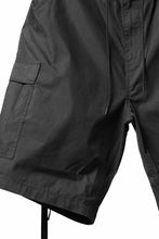 Load image into Gallery viewer, mastermind WORLD x ALPHA INDUSTRIES CARGO SHORTS (BLACK)