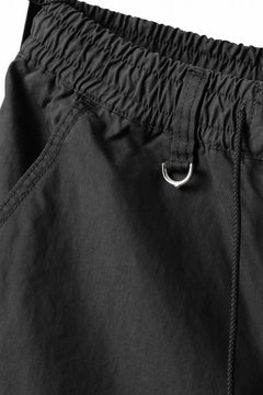 Load image into Gallery viewer, mastermind WORLD x ALPHA INDUSTRIES CARGO SHORTS (BLACK)