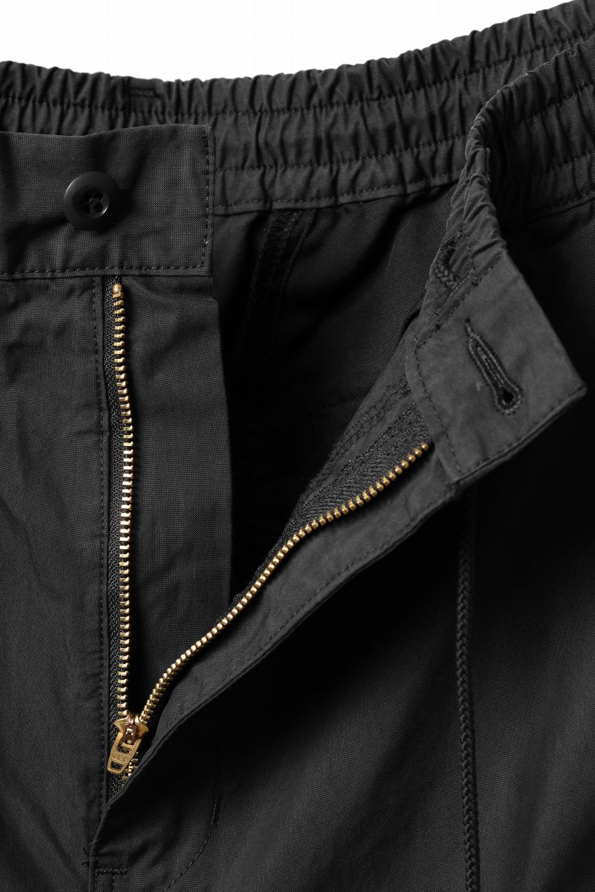 Load image into Gallery viewer, mastermind WORLD x ALPHA INDUSTRIES CARGO SHORTS (BLACK)