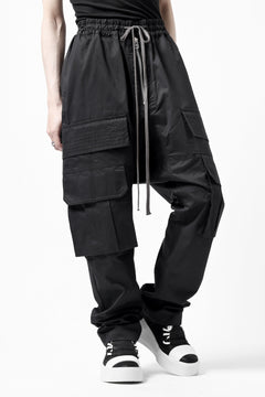 Load image into Gallery viewer, A.F ARTEFACT FRONT ZIP CARGO SAROUEL EASY PANTS (BLACK)