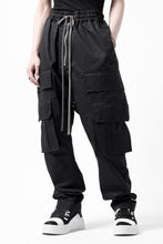Load image into Gallery viewer, A.F ARTEFACT FRONT ZIP CARGO SAROUEL EASY PANTS (BLACK)