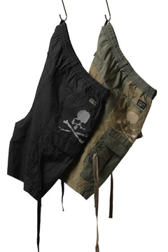 Load image into Gallery viewer, mastermind WORLD x ALPHA INDUSTRIES CARGO SHORTS (OLIVE)