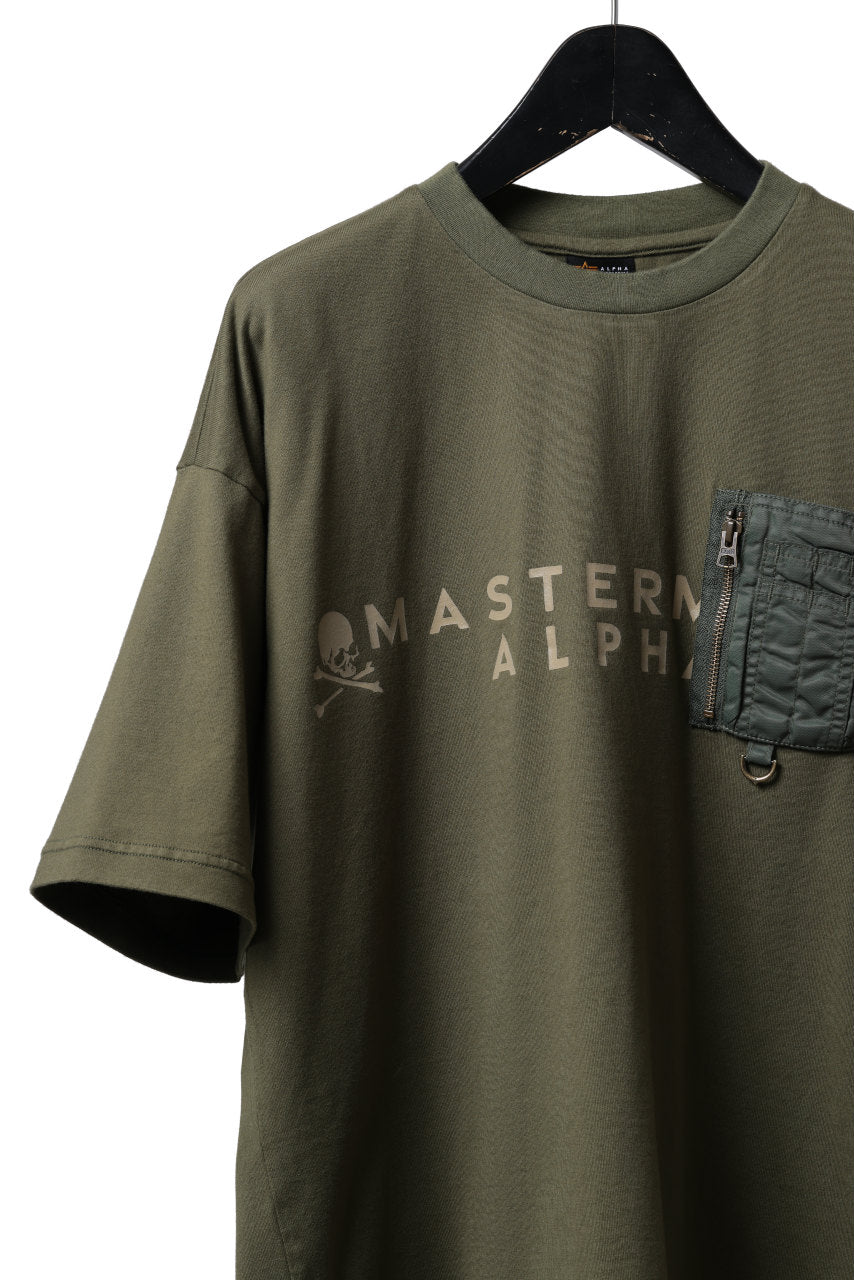 画像をギャラリービューアに読み込む, mastermind WORLD x ALPHA INDUSTRIES CIGER POCKET TEE (OLIVE)