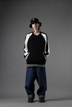 画像をギャラリービューアに読み込む, MASTERMIND WORLD SOUVENIR SWEATSHIRT / REGULAR FIT (BLACK x WHITE)