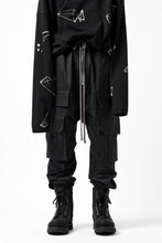 Load image into Gallery viewer, A.F ARTEFACT FRONT ZIP CARGO SAROUEL EASY PANTS (BLACK)