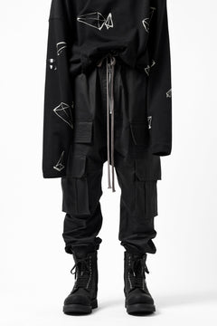 Load image into Gallery viewer, A.F ARTEFACT FRONT ZIP CARGO SAROUEL EASY PANTS (BLACK)