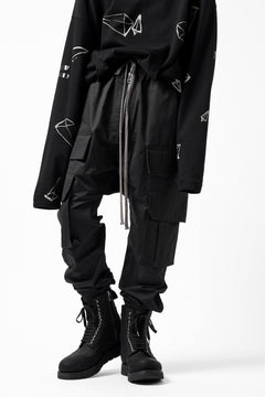 Load image into Gallery viewer, A.F ARTEFACT FRONT ZIP CARGO SAROUEL EASY PANTS (BLACK)