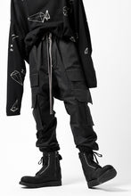 Load image into Gallery viewer, A.F ARTEFACT FRONT ZIP CARGO SAROUEL EASY PANTS (BLACK)