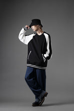 画像をギャラリービューアに読み込む, MASTERMIND WORLD SOUVENIR SWEATSHIRT / REGULAR FIT (BLACK x WHITE)