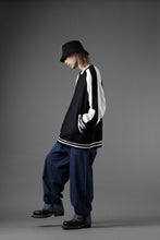 画像をギャラリービューアに読み込む, MASTERMIND WORLD SOUVENIR SWEATSHIRT / REGULAR FIT (BLACK x WHITE)