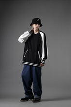 画像をギャラリービューアに読み込む, MASTERMIND WORLD SOUVENIR SWEATSHIRT / REGULAR FIT (BLACK x WHITE)