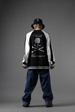 画像をギャラリービューアに読み込む, MASTERMIND WORLD SOUVENIR SWEATSHIRT / REGULAR FIT (BLACK x WHITE)