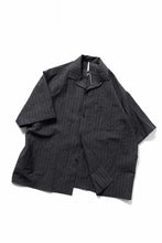 Load image into Gallery viewer, sus-sous open collar S/S shirt / L/W tumbler (CHARCOAL STRIPE)