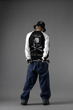 画像をギャラリービューアに読み込む, MASTERMIND WORLD SOUVENIR SWEATSHIRT / REGULAR FIT (BLACK x WHITE)
