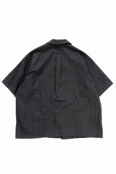 Load image into Gallery viewer, sus-sous open collar S/S shirt / L/W tumbler (CHARCOAL STRIPE)