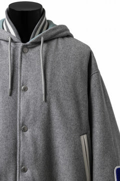 画像をギャラリービューアに読み込む, FACETASM HOODED STADIUM JACKET (GRAY)