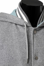 画像をギャラリービューアに読み込む, FACETASM HOODED STADIUM JACKET (GRAY)