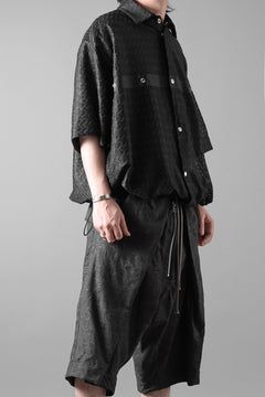 画像をギャラリービューアに読み込む, A.F ARTEFACT ZIP FOLDING TUCK SHORTS / PAISLEY JACQUARD (BLACK)