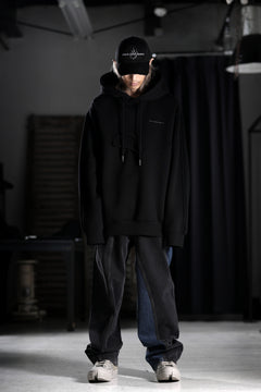 画像をギャラリービューアに読み込む, Feng Chen Wang 2 IN 1 HOODIE WITH FELTED BACKING (BLACK)