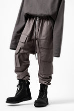 画像をギャラリービューアに読み込む, A.F ARTEFACT FRONT ZIP CARGO SARROUEL EASY PANTS (GREY)