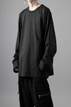 Load image into Gallery viewer, thom/krom OVERSIZED WIDE LONG SLEEVE TEE / COTTON JERSEY (BLACK)