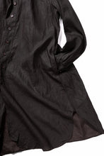 画像をギャラリービューアに読み込む, YUTA MATSUOKA long shirt / bengala ink coating linen (reddish brown)