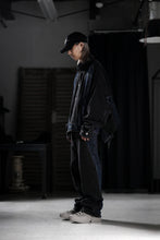 画像をギャラリービューアに読み込む, Feng Chen Wang DECONSTRUCTED DENIM JACKET (BLACK/NAVY)