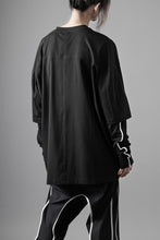 画像をギャラリービューアに読み込む, thom/krom OVERSIZED LAYER PIPING SLEEVE TEE / COTTON JERSEY (BLACK)