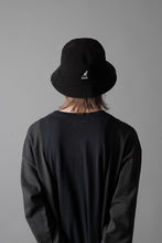画像をギャラリービューアに読み込む, MASTERMIND WORLD x KANGOL® FLIP It RV BERMUDA CASUAL (BLACK)