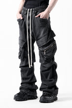画像をギャラリービューアに読み込む, A.F ARTEFACT CARGO TUCK BAGGY PANTS / FADED DENIM (BLACK)