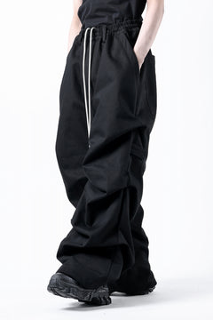 画像をギャラリービューアに読み込む, A.F ARTEFACT PURE DENIM TUCK WIDE PANTS (BLACK)