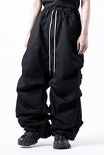 画像をギャラリービューアに読み込む, A.F ARTEFACT PURE DENIM TUCK WIDE PANTS (BLACK)