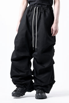 画像をギャラリービューアに読み込む, A.F ARTEFACT PURE DENIM TUCK WIDE PANTS (BLACK)